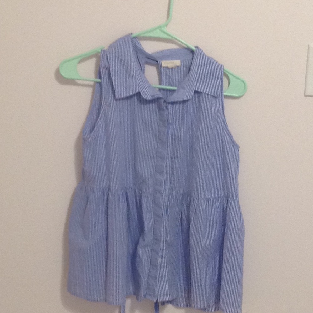 Bows and ruffles